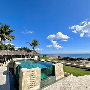 4* Hotel Triton Boutique & Restaurant